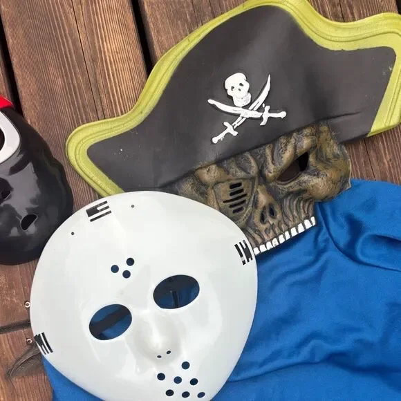 Halloween Costume Set with Masks and Robe - Picture 7 of 13